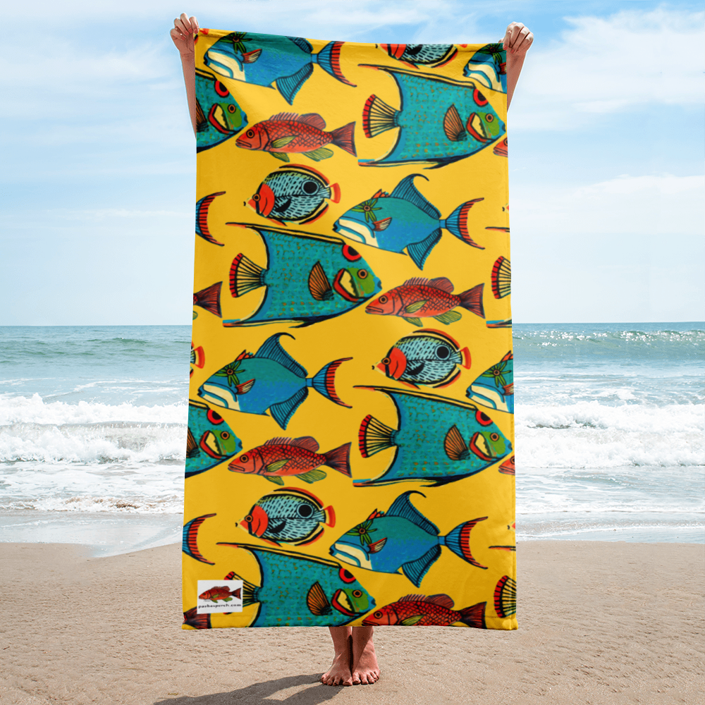 Pesces Tropicales Beach Towel