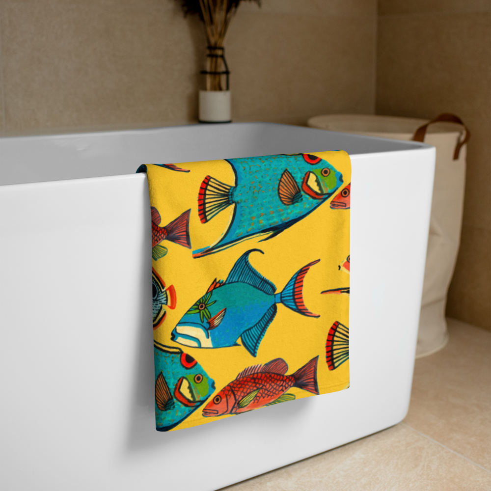 Pesces Tropicales Beach Towel