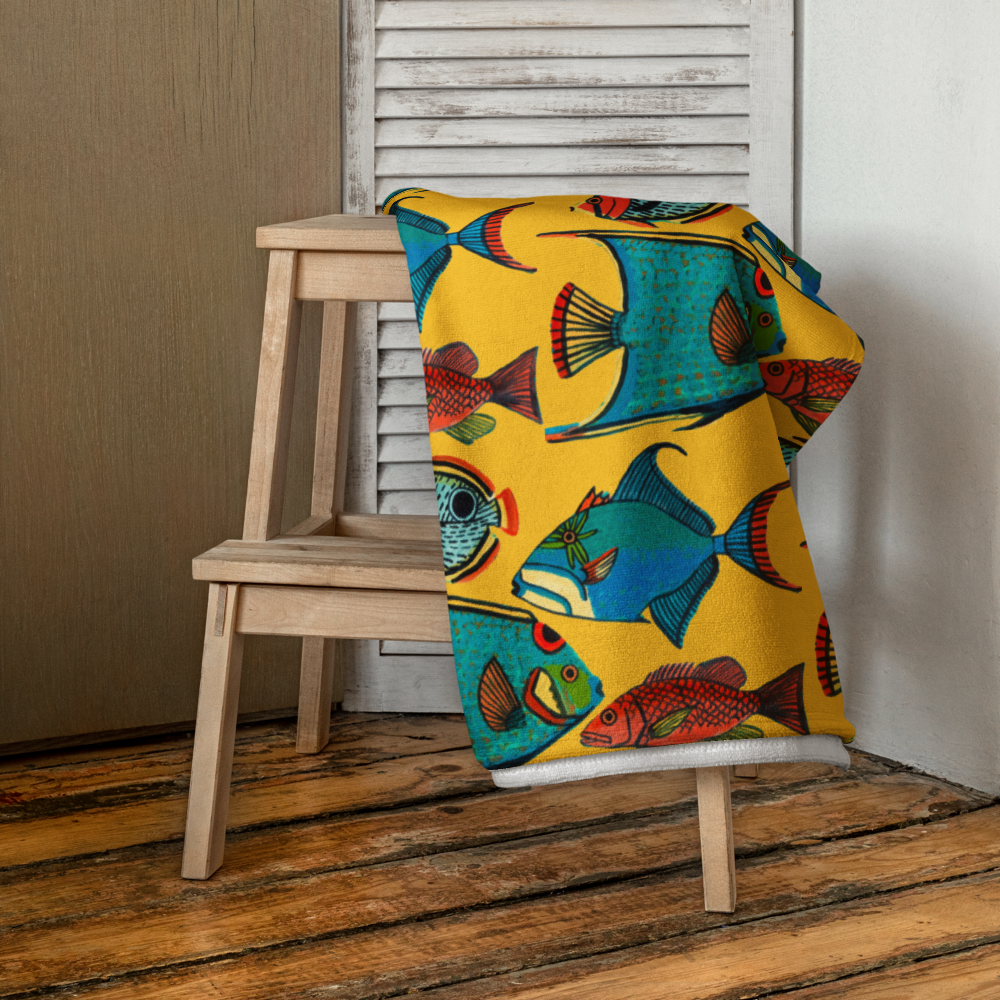 Pesces Tropicales Beach Towel